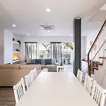 Lazy Point Caparica Villa