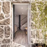 Lazy Point Caparica *
