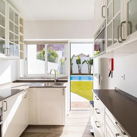 Lazy Point Caparica Costa de Caparica