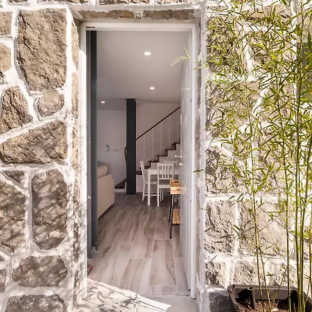 Lazy Point Caparica *