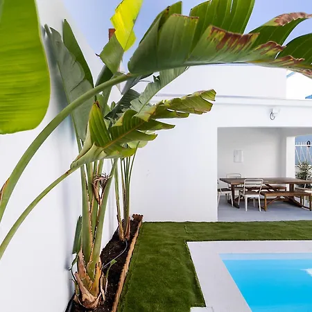 Lazy Point Caparica Villa