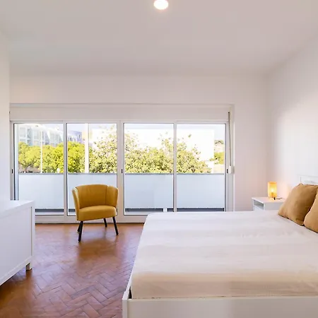 Lazy Point Caparica Costa de Caparica