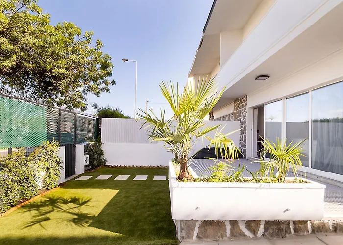 Lazy Point Caparica Villa