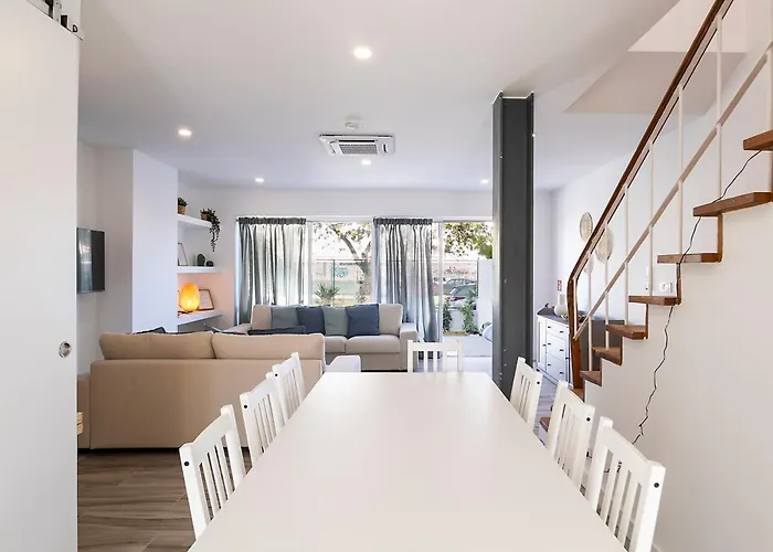 Lazy Point Caparica Villa