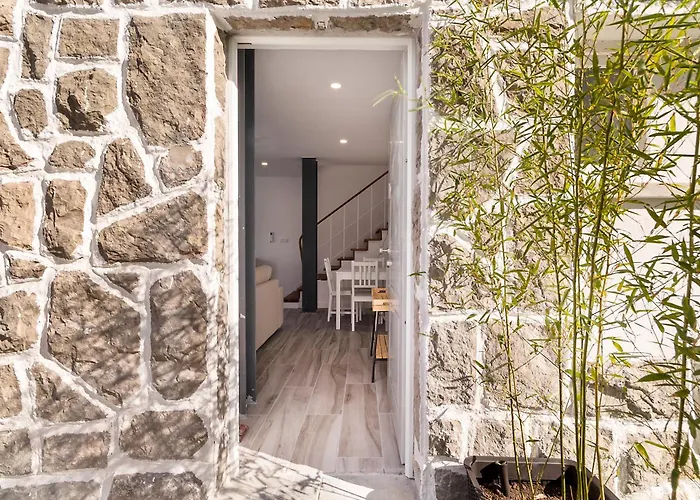 Lazy Point Caparica *