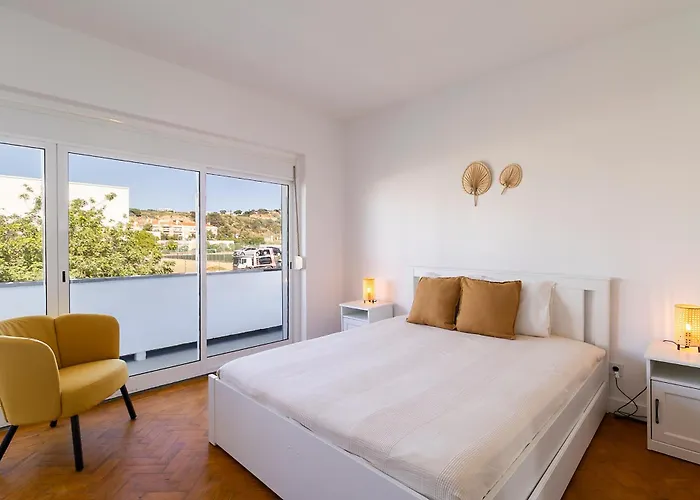 Lazy Point Caparica Costa de Caparica